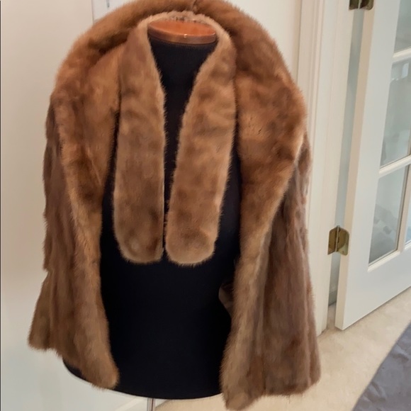 Maas Cropped Mink Jacket - Picture 3 of 8